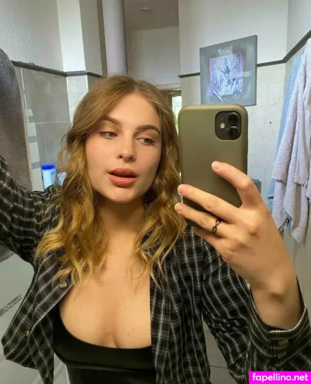 Laura22777 OnlyFans Thumbnail #Oavo5TORSZ