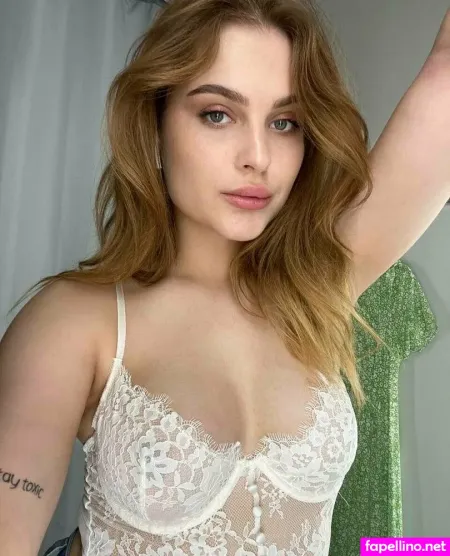 Laura22777 OnlyFans Thumbnail #xrYtWPcrZs