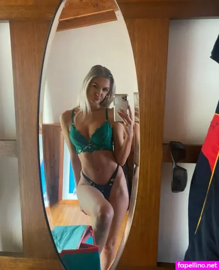 Laura22xx OnlyFans Thumbnail #m9GOgPvSMn