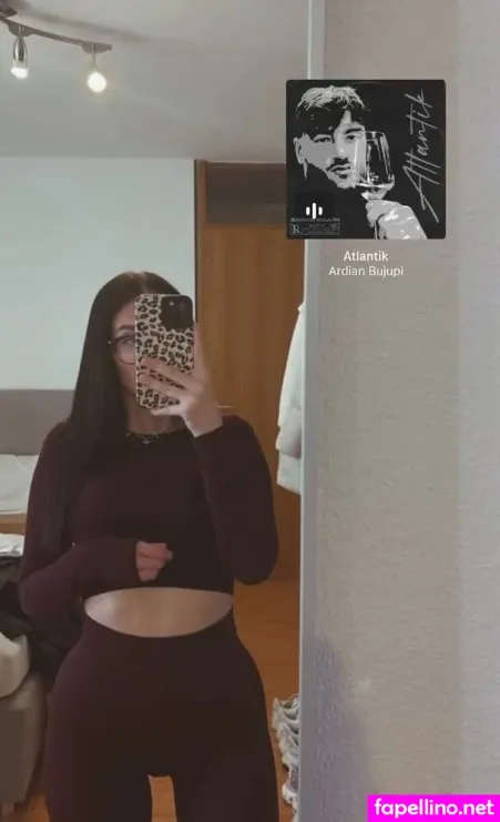 Lauraaasmk OnlyFans Thumbnail #UuxzvLvA83