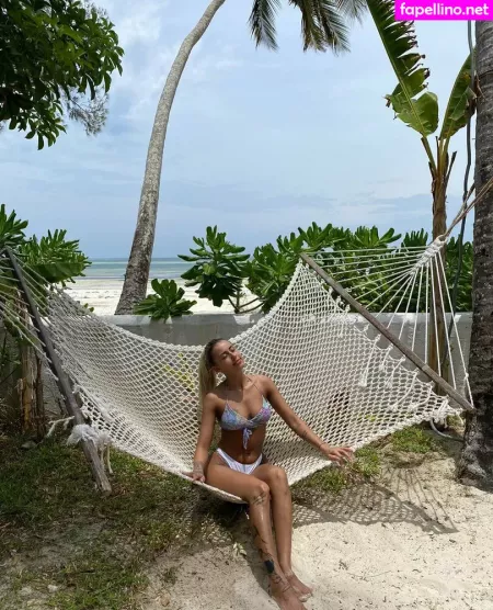 Laurabae OnlyFans Thumbnail #oWdtIRNKCz