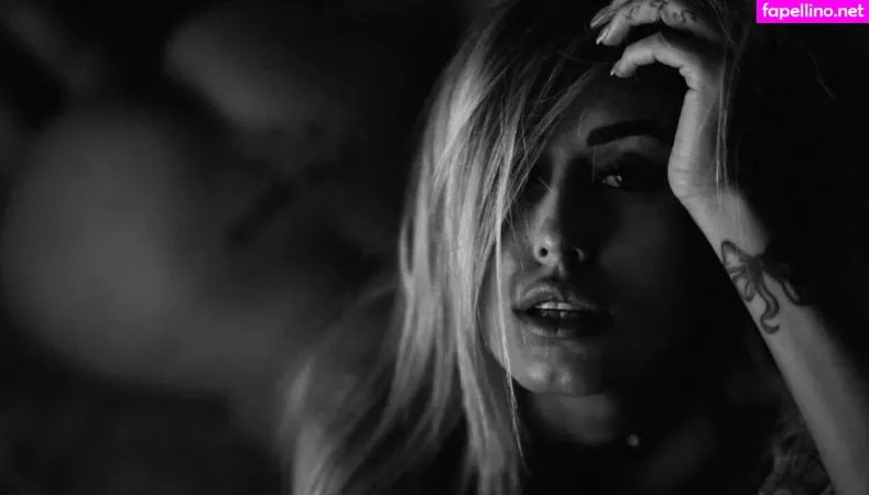 Laurabae OnlyFans Thumbnail #tn9VkQ4mTm