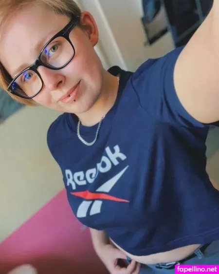 Lauradenise98 OnlyFans Thumbnail #9B2PQr1W26