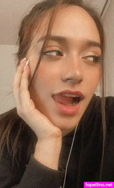 Laurafreex OnlyFans Thumbnail #Aw0sTm511Y