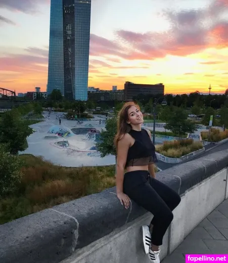 Laurainpictures OnlyFans Thumbnail #FjnFuZDpjH