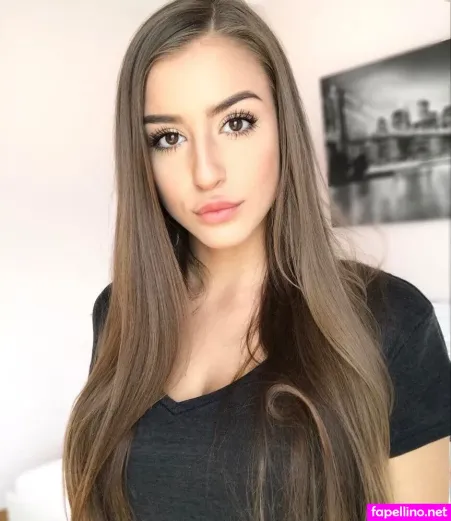 Laurainpictures OnlyFans Thumbnail #wZBv3tCVri
