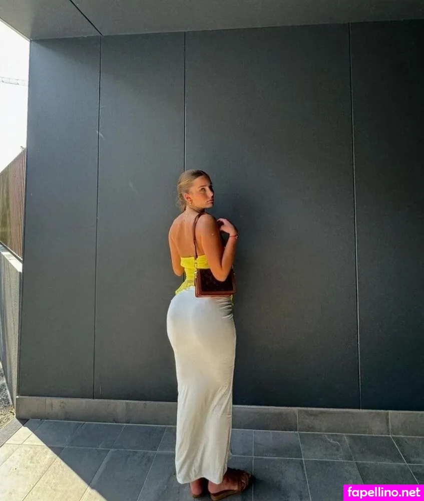 lauramjj, lauramjj_ Nude Leaked OnlyFans Photo #0XHwseBwRL