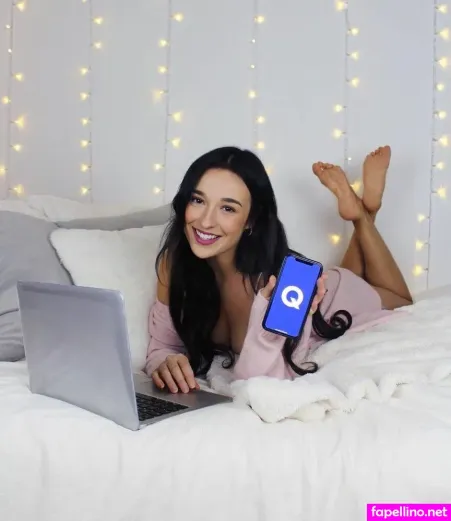 Laurapeyramaure OnlyFans Thumbnail #4Y1i4YxtMb