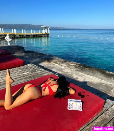 Laurapeyramaure OnlyFans Thumbnail #QKTb224lRs