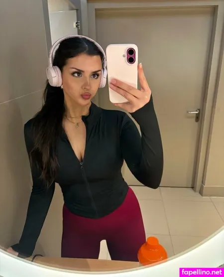 Lauraspicex OnlyFans Thumbnail #wH3gX3niOw