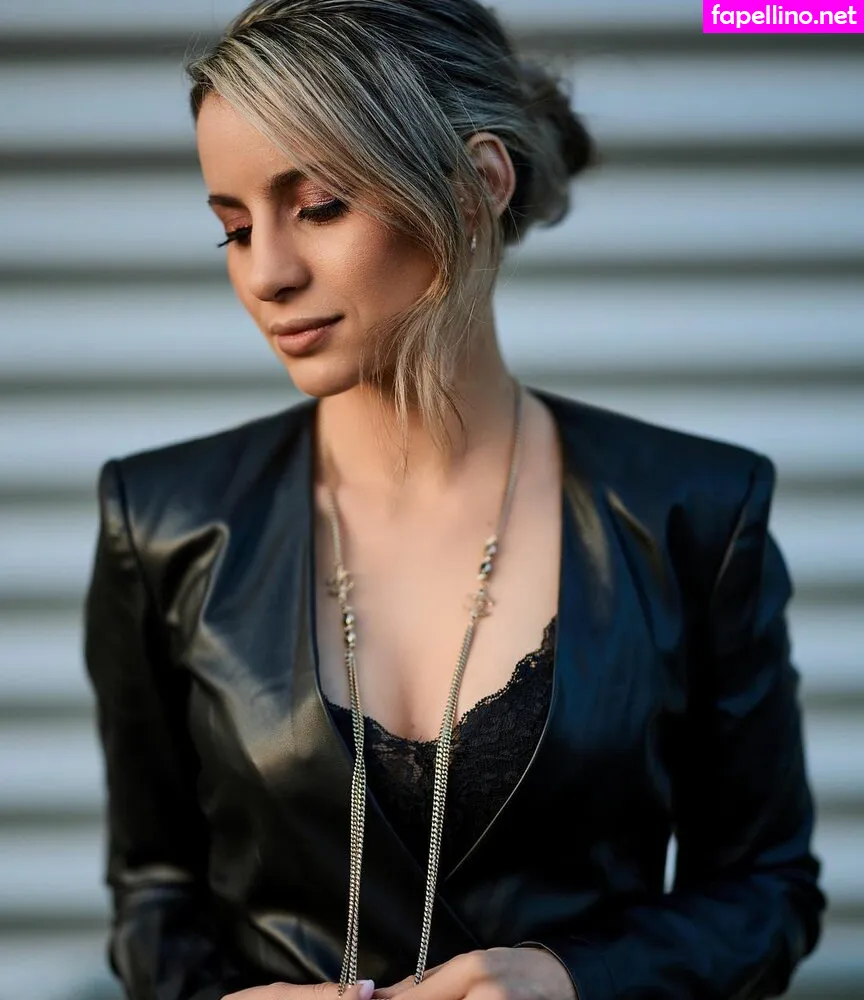 laure_bv, laurenalexis_x Nude Leaked OnlyFans Photo #0f3axtlZEq