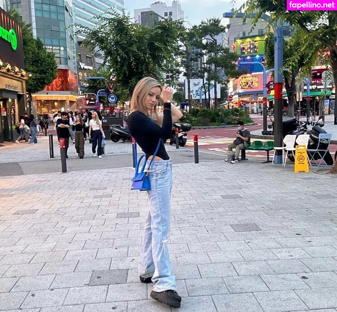 laure_bv, laurenalexis_x Nude Leaked OnlyFans Photo #Qjy2b8XJ97