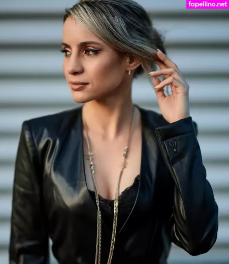 Laure Bv OnlyFans Thumbnail #Ti6E8KryL9