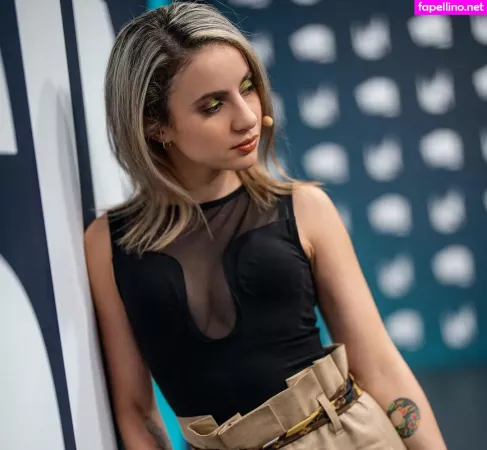 Laure Bv OnlyFans Thumbnail #duam3wJsEc