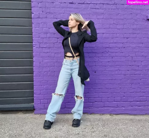 Laure Bv OnlyFans Thumbnail #f0eiNW60rn