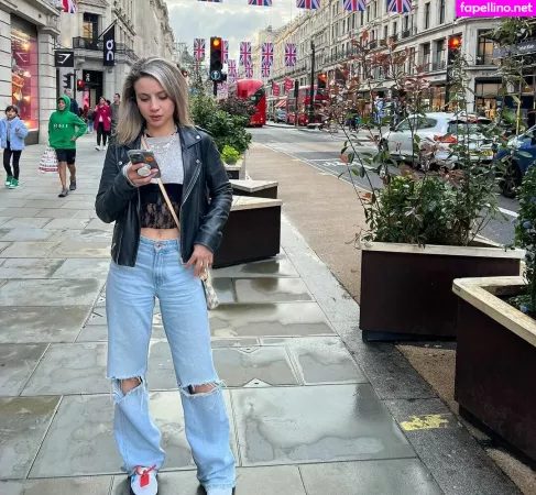 Laure Bv OnlyFans Thumbnail #lQpT6jAbq9