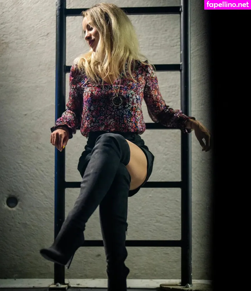 laure_bv, laurenalexis_x Nude Leaked OnlyFans Photo #rswu8QvVYy