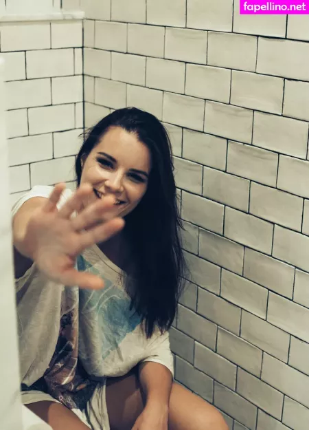 Laure Surlerivage 1 OnlyFans Thumbnail #5kNRHCDd3B