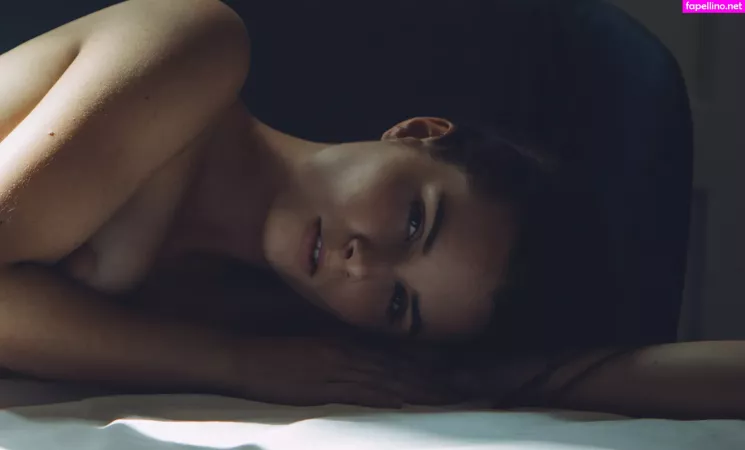 Laure Surlerivage 1 OnlyFans Thumbnail #UZ4bEidu1Y