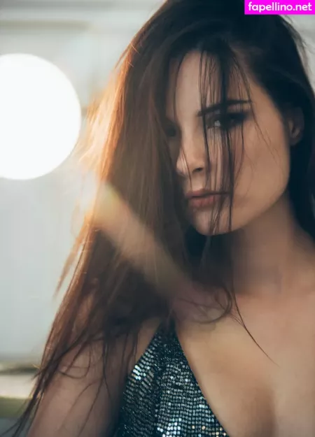 Laure Surlerivage 1 OnlyFans Thumbnail #r9T8ZSNKDy