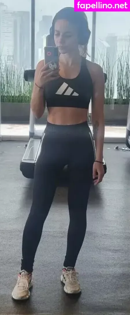 Laure Valee OnlyFans Thumbnail #147NPq5iEV