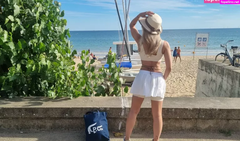 Laure Valee OnlyFans Thumbnail #Je1ipRBIIe