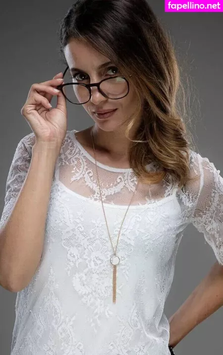 Laure Valee OnlyFans Thumbnail #XhrsUNoDUa