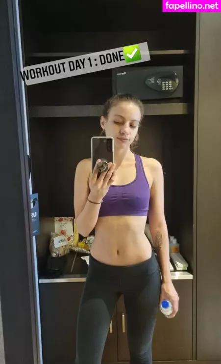Laure Valee OnlyFans Thumbnail #ZlzBspKMQF