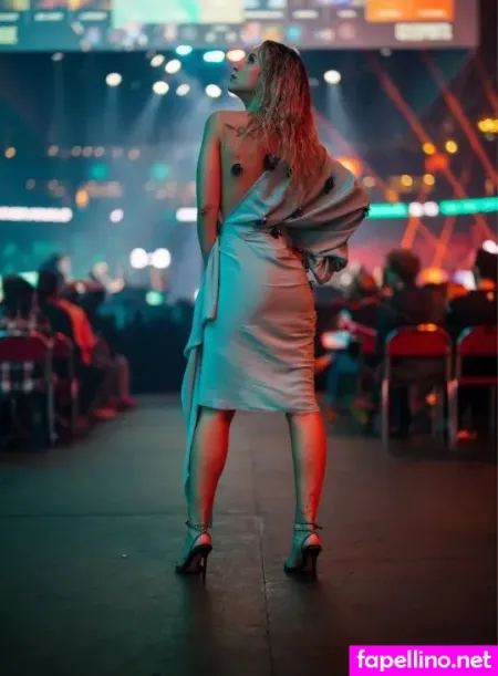 Laure Valee Main Profile Photo