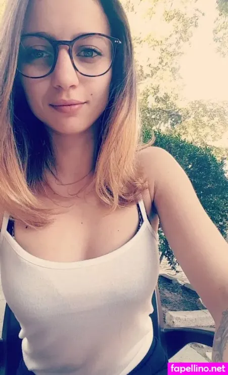 Laure Valee OnlyFans Thumbnail #urcGfSkNQ0