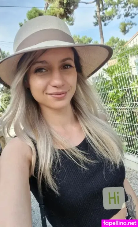 Laure Valee OnlyFans Thumbnail #yLTXIUt61Q