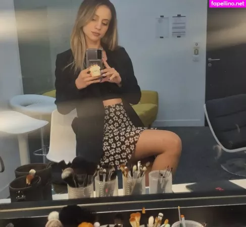 Laure Valee OnlyFans Thumbnail #zYrvy8n25L