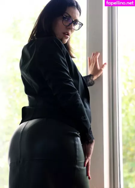 Laure Zecchi OnlyFans Thumbnail #jwFVAcibmZ