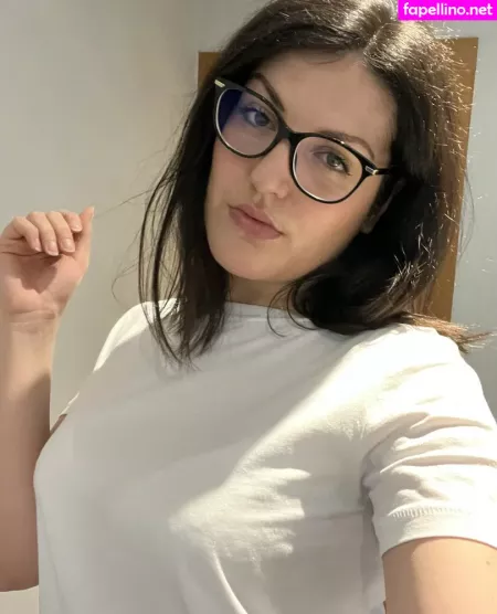 Laure Zecchi OnlyFans Thumbnail #nmLknpYcv4