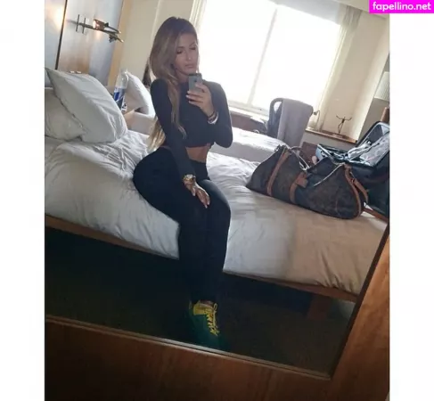 Laureen Pisciotta OnlyFans Thumbnail #OsDtrQBqJJ