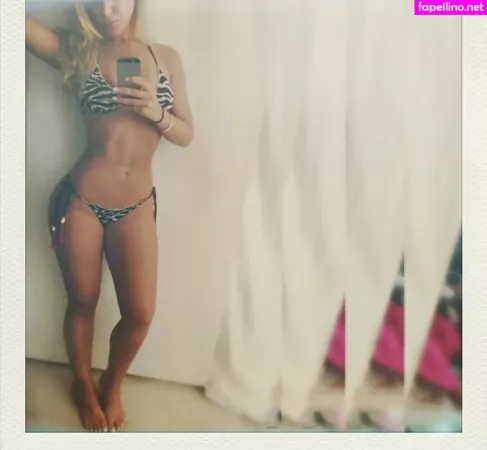 Laureen Pisciotta OnlyFans Thumbnail #U8EuOoMnPi