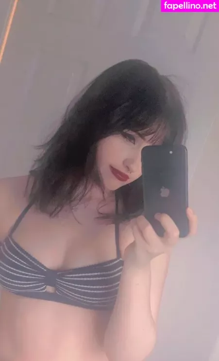 Lauren 1 OnlyFans Thumbnail #0yFFBi9zab