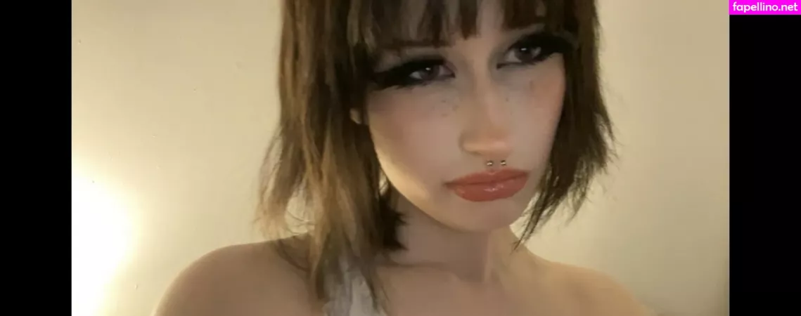 Lauren 1 OnlyFans Thumbnail #GlilEOJyuz