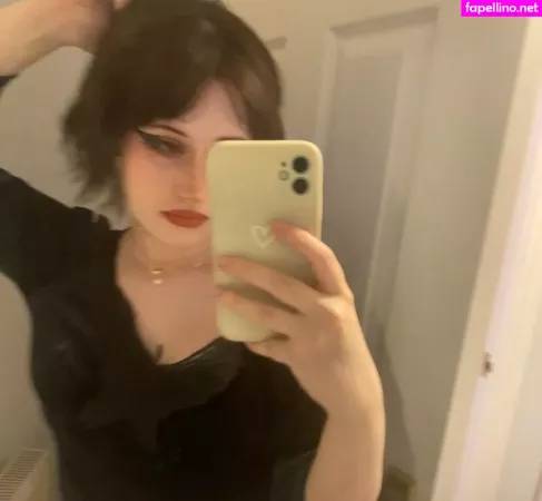 Lauren 1 OnlyFans Thumbnail #I4UFgN9iEl