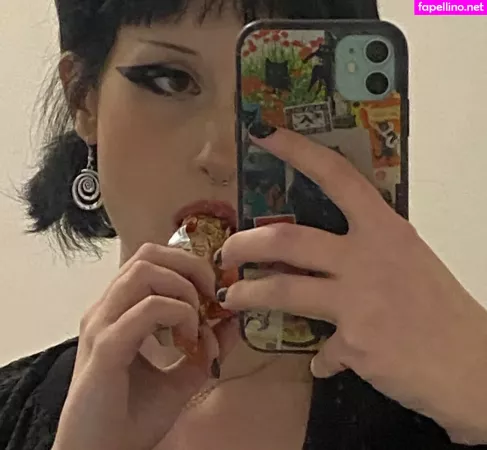 Lauren 1 OnlyFans Thumbnail #NweWaoYlWF