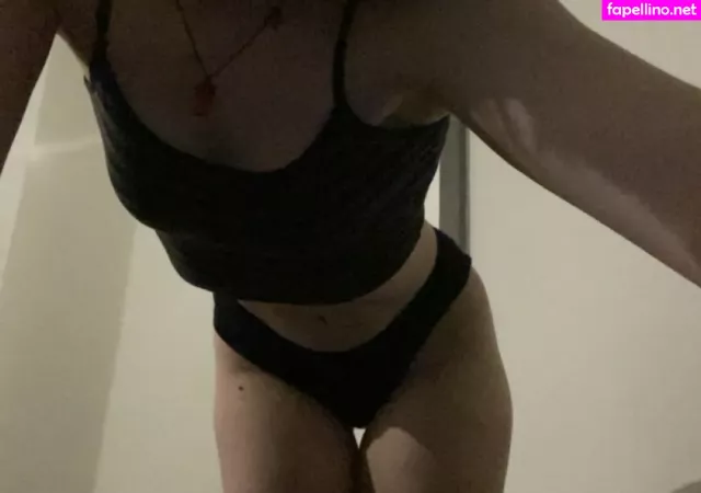 Lauren 1 OnlyFans Thumbnail #j50E1AA8hk