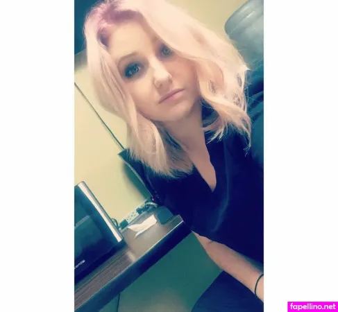 Lauren Baker OnlyFans Thumbnail #B9saA1CaaZ