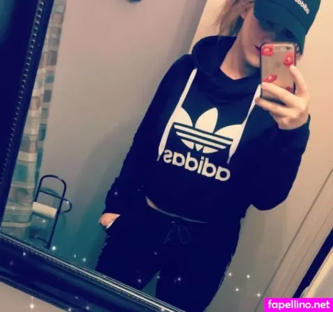 Lauren Baker OnlyFans Thumbnail #SLu546iTLE