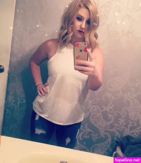 Lauren Baker OnlyFans Thumbnail #rqn8QJ497f