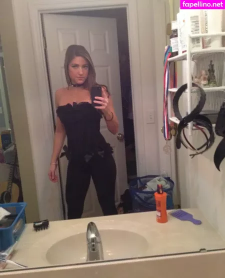 Lauren Bedford Russell OnlyFans Thumbnail #bnEEI4ZIYL