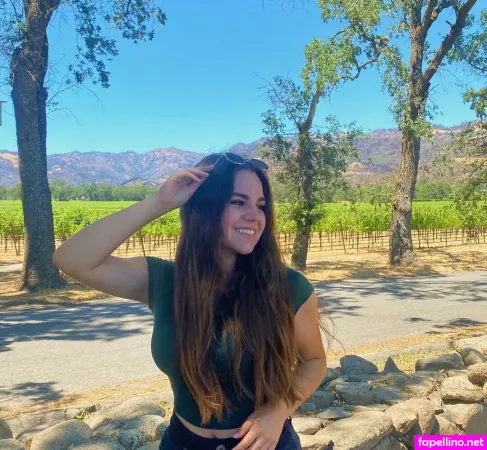 Lauren Bennett OnlyFans Thumbnail #MH0HmhlvxM