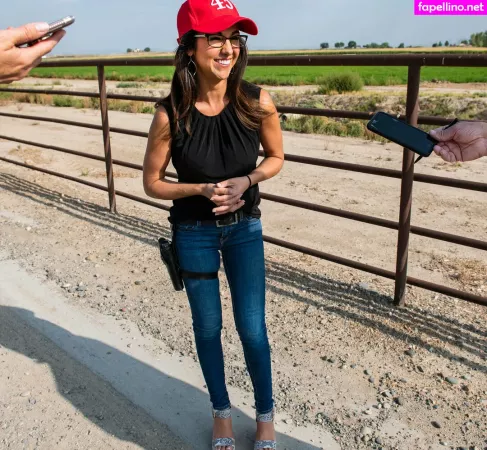 Lauren Boebert OnlyFans Thumbnail #32p5XaKAxv