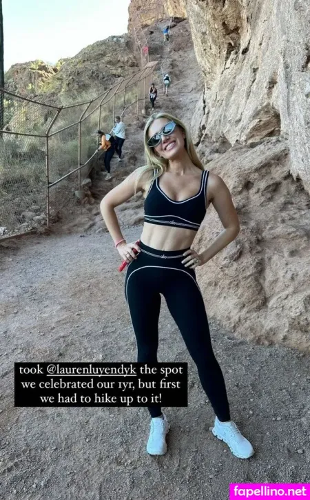 Lauren Burnham OnlyFans Thumbnail #M7GcxUxDyg