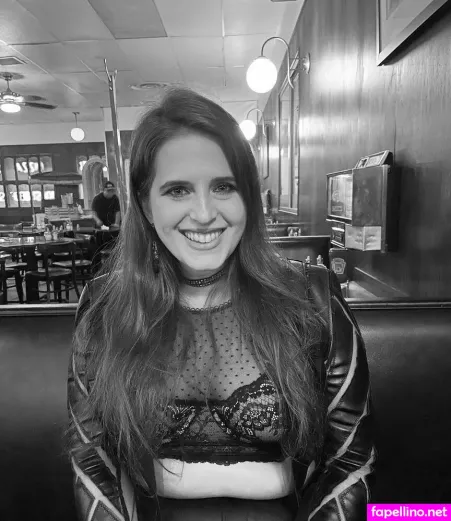 Lauren Colella Polun OnlyFans Thumbnail #YynWPnsYiB