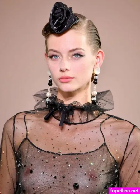 Lauren De Graaf OnlyFans Thumbnail #VXwfZSg3v7